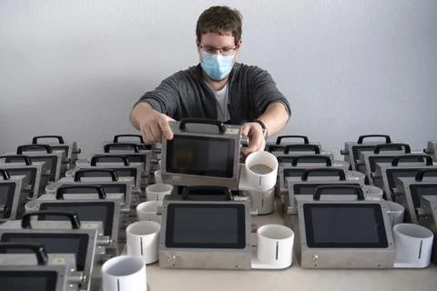 BCD microtechnique begins to produce ventilators to aid in fight against coronav Stock Photos