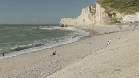 Beach and cliffs at Etratat 库存影片 285234638