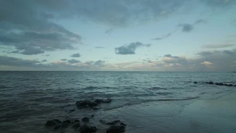 Beach and Clouds Time-lapse - 4K Stockbeeldmateriaal 74458703