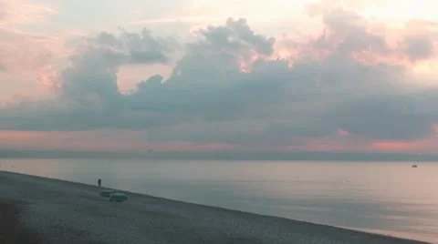 Beach and pinkish sky Vídeos de archivo 8922510