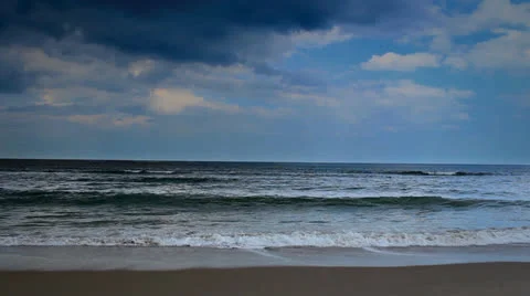 Beach and waves - Front View Stock-Footage 24712737