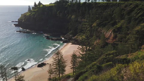 Beach at Anson Bay on the west coast of Norfolk Island, Australia 库存影片 148309078