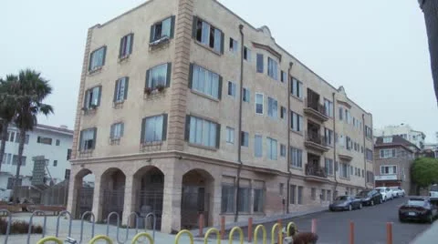 Beach Apartment Building Vídeo Stock 12733438