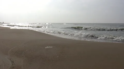 Beach in autumn Vídeos de archivo 44638608