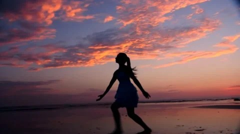 Beach Ballet at sunset Video stock 18172167