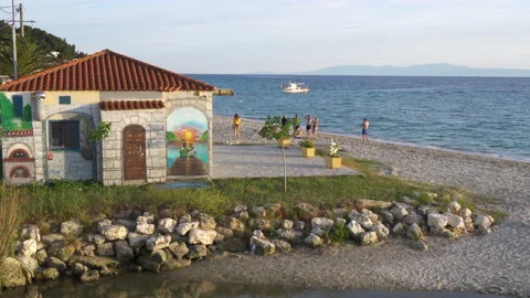 Beach building graffiti 動画素材 155113432