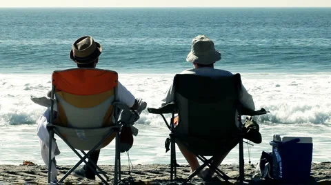 Beach bums 01b Video stock 5087233