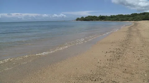 Beach calm low shot right Vidéo 30789423