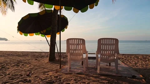 Beach chairs with ocean view Stockbeeldmateriaal 164729714