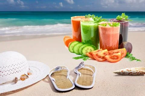 The beach is complete with fresh drinks Foto stock