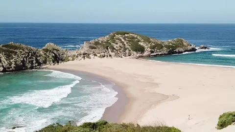 Beach cover shot Stock Footage 199211116