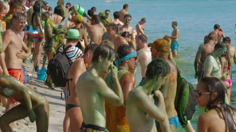 On the beach. Editorial Video stock 26699118