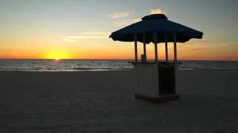 Beach Hut at Sunet 01 스톡 동영상 20841630