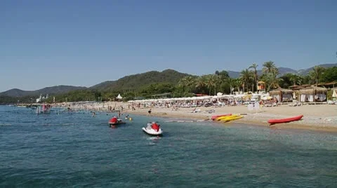Beach at luxurious hotel Vídeo Stock 10035016