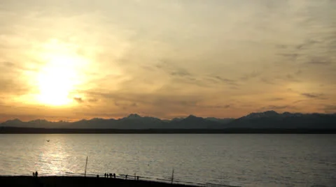Beach Mountain Range People Watching Sunset Video stock 25142535