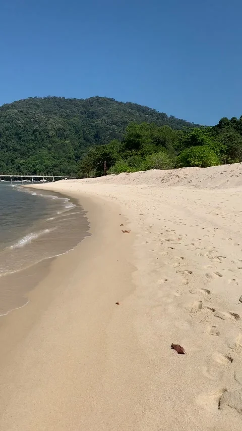 Beach in Penang Island Vídeo Stock 343557419