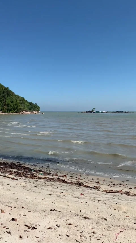 Beach in Penang Island Видео 343557727