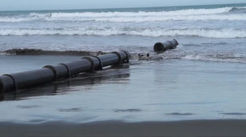 Beach pipe broken 4 Video stock 46701183
