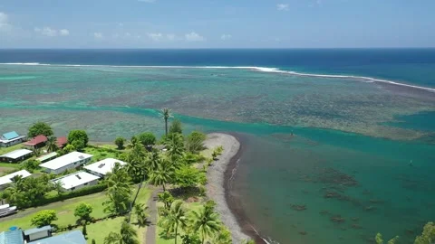 Beach point and havae surf spot in Teahupoo, Tahiti Vídeo Stock 277002358