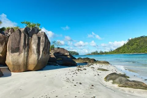 Beach rock formations at anse lislette Stock-Fotos