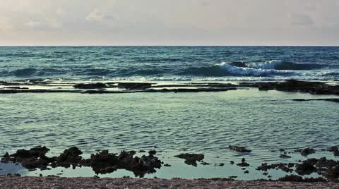Beach with rocks. 库存影片 10891704