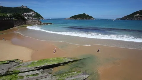 Beach in San Sebastian, Spain Vidéo 76830774