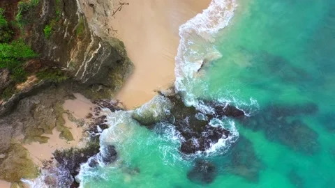 Beach scene - turquoise transparent ocean and white sand beach. Stock Footage 130662195