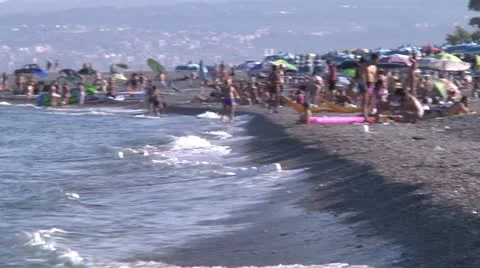 Beach in Sicily, waves. Video stock 11524483