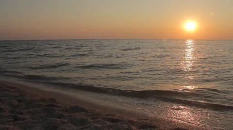 Beach at sunrise Stock-Footage 26038822