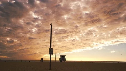 Beach sunrise timelapse with clouds Stock-Footage 71553517