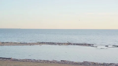 The beach at sunset 库存影片 76441320