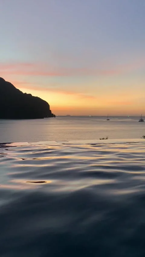 Beach sunset in Kho Phi Phi Vidéo 344768850