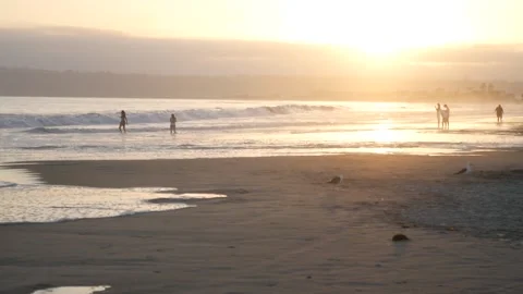 Beach Sunset Waves, Pan Shot B-Roll Stockbeeldmateriaal 142969867