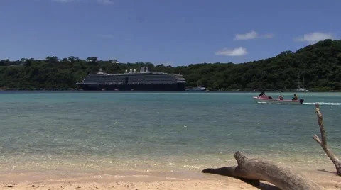 Beach View of Cruise Ship 스톡 동영상 46224520