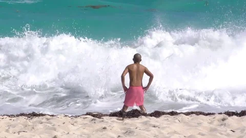 Beach walk Video stock 84826176