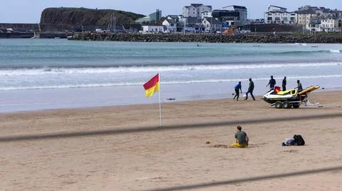 Beach Warning Flags to indicate the sea hazard on a sandy beach Stock-Fotos