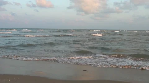 Beach waves against blue sky, Velankanni, Tamilnadu. Stock Footage 156905032