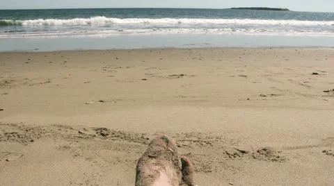 Beach Waves and Sandy Feet Vídeo Stock 11986099