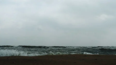 Beach Waves in cloudy overcast weather Video stock 107988031