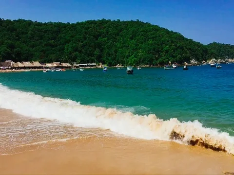 Beach Waves at Playa El Maguey. Santa Maria Huatulco, Oaxaca, Mexico. Stock-Footage 80854581
