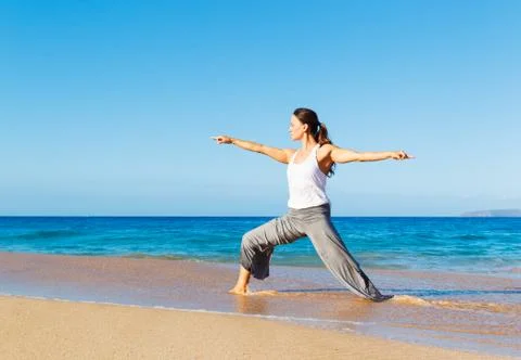 Beach yoga Stock-Fotos