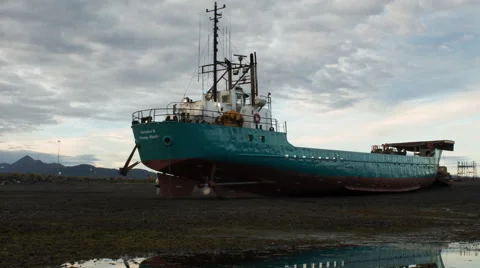 Beached Ship in Homer Alaska Vídeo Stock 54356333