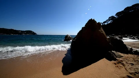 Beaches in broad daylight on the Costa Brava 스톡 동영상 105991110