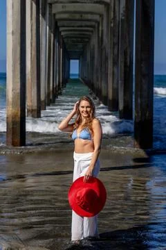 Beachside Elegance: A Day of Serenity by La Jolla Pier with Radiant Blue S... 스톡 사진