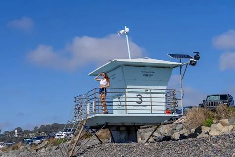 Beachside Elegance: A Day of Serenity by La Jolla Pier with Radiant Blue S... 스톡 사진
