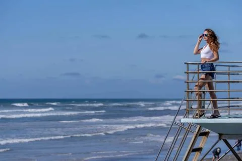 Beachside Elegance: A Day of Serenity by La Jolla Pier with Radiant Blue S... 스톡 사진