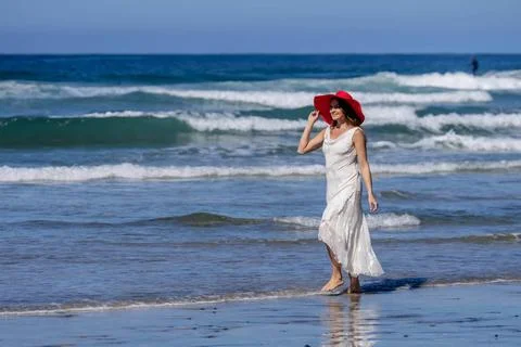 Beachside Elegance: A Day of Serenity by La Jolla Pier with Radiant Blue S... 스톡 사진