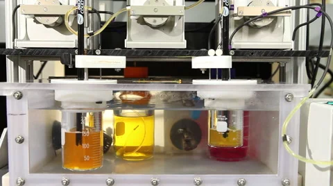 Beaker experiment in modern science lab Video stock 65265219