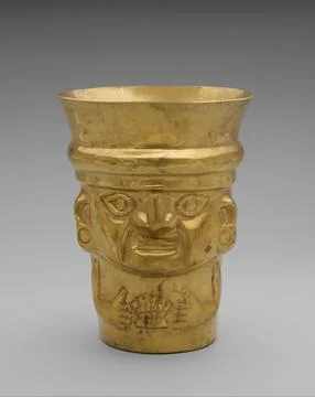 Beaker with Figure Displaying a Shell A.D. 9001100 Lambayeque (Sicn) This g.. Stockfoto's