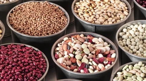 BEANS AND PULSES IN CLOSE UP MACRO TRACKING SHOT  Vidéo 62232538